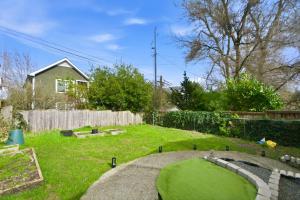 Serene MidCentury Gem 5BR Madison Park & World Cup