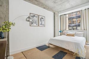 Modern 2BR Penthouse in Chelsea with Washer and Dryer and Elevator