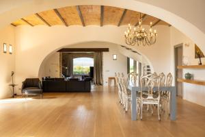 Ficola Private LUXURY ESTATE