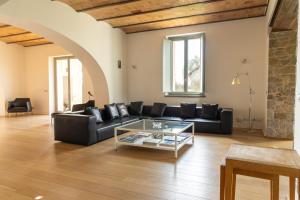 Ficola Private LUXURY ESTATE