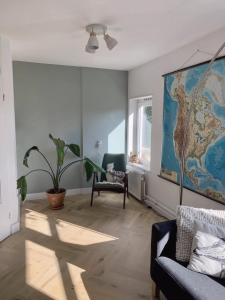 Exceptional BRIGHT double-floor house