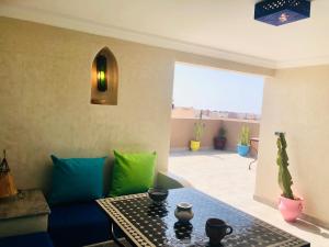 Zakar Apartments & Terrace