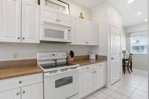 #424 - Lake and Fountain Views - Second Floor