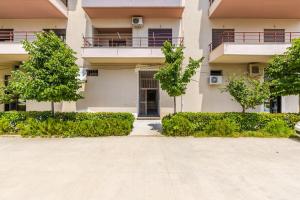 Ivory Rose Apartment