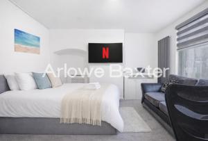 Bright 4BR Home in Dagenham