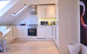 Stylish 2 Bed Apartment in West Hampstead