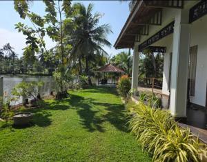 Riverview villa
