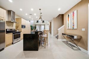 Luxury 04 Bedroom Villa near Disney