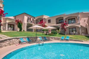 Panoramic SEA VIEW apartments in Badesi in Residence with pool