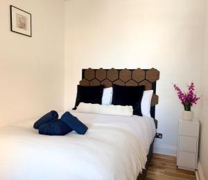 2 bedroom Flat, Hackney Central