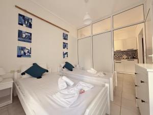 Cozy Apartment in Skala Fourkas,2 BR, 100mBeach