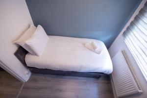 Large 4-Bedrooms Corporate Flat, Free Parking - Amazing Location