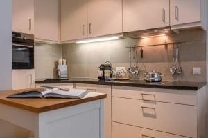 Casiola - Comfortable 2 bedroom apartment with sea-view