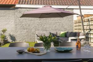 Casiola - Summer-house with sunny garden nearby beach