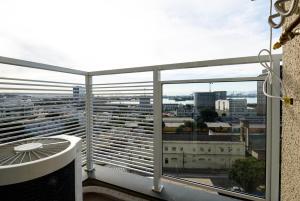 Modern loft with pool and sauna! AC, WiFi e TV