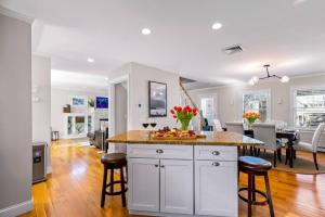 Luxury Home - Patio + Parking + Gym + Dogs