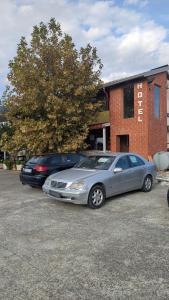 DEMAL motel