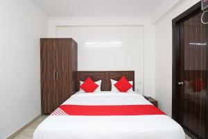 Hotel O N R Residency (Nanak Ram Residency)