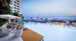 The Rixx Everich 3 bedrooms with pool Netflix gym spa