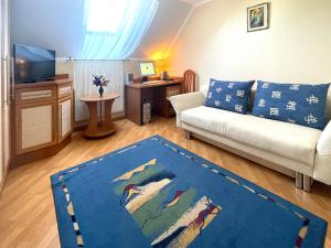 Eney Attic Three-Room Apartment