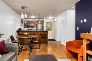 2BR Condo at The Aspens BBQ plus Terrace Views