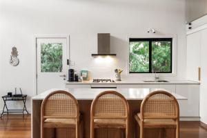 Saltwood Escape - Main Residence