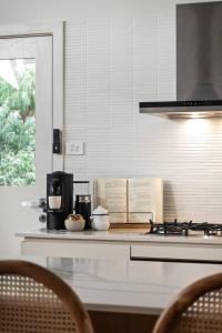 Saltwood Escape - Main Residence