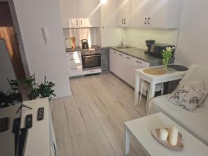 Apartament przy Pileckiego z dużym balkonem
