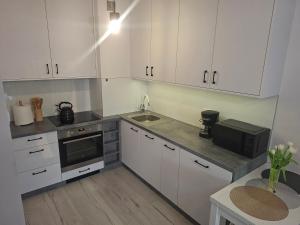 Apartament przy Pileckiego z dużym balkonem