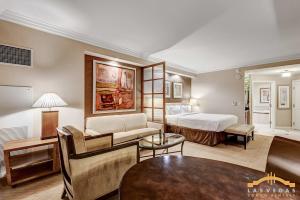 Jacuzzi Suite - Kitchenette - The Signature Vegas