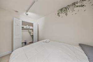 Lavish Downtown Manhattan Oasis in Square