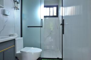 Cabin Downtown La Fortuna with Volcano View