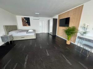 Erdeis Apartments
