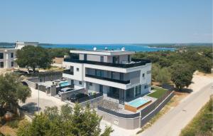 3 Bedroom Nice Home In Stinjan