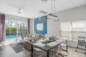 Lux 6 bed with PoolSPA