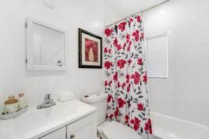 Modern 3BR Home Sleeps 6 Minutes from DT Miami