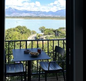 Lake Escape Villa Shirokë