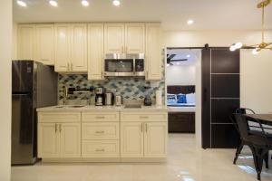Beautiful 1 Bedroom 14 at Sandcastles