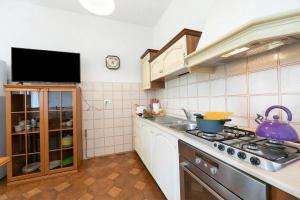 Charming La Gelosia Few Min From Lake: 2BR Monvalle Apartment - Happy Rentals