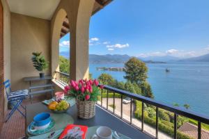Pandora Lake View Stresa - Happy Rentals