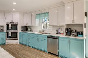 Tranquil Family Retreat w Views on Lake Desoto