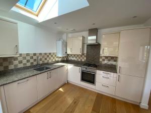 Lovely Central Romsey Apartment
