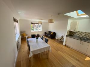 Lovely Central Romsey Apartment