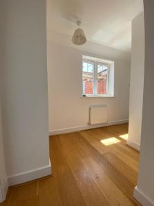 Lovely Central Romsey Apartment