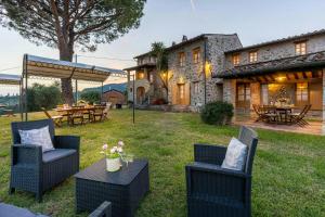 Large Country House Near Lucca With Private Pool