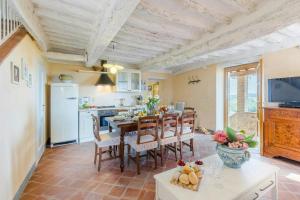 Large Country House Near Lucca With Private Pool