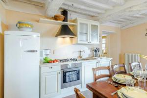 Large Country House Near Lucca With Private Pool