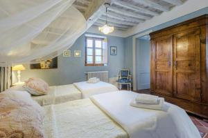 Large Country House Near Lucca With Private Pool