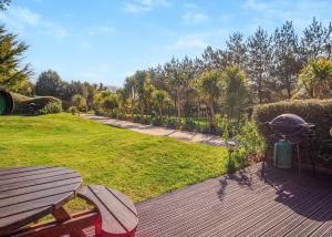 Atlantic Farm Surf Pods