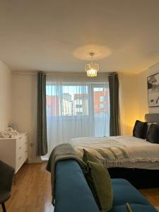 Modern Studio Apt In The Heart Of Bham